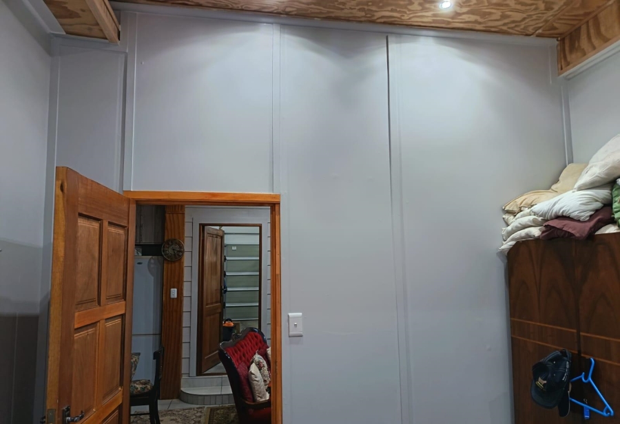 5 Bedroom Property for Sale in Seemeeu Park Western Cape